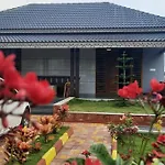 Saanvi\'S - Holiday Home