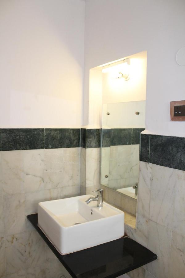 Hotel Kaveri 4*