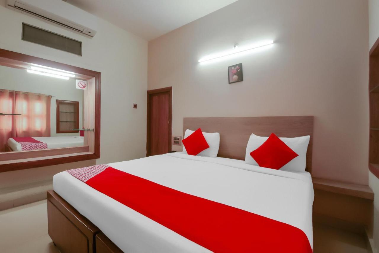 Hotel Kaveri 4*