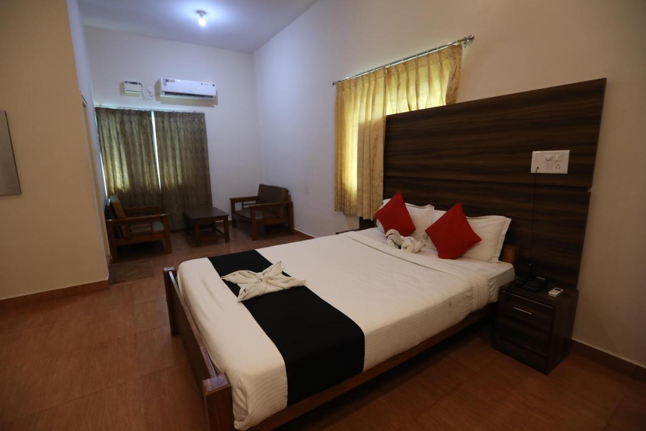 Townhouse J K Golden Embassy Hotel 3*