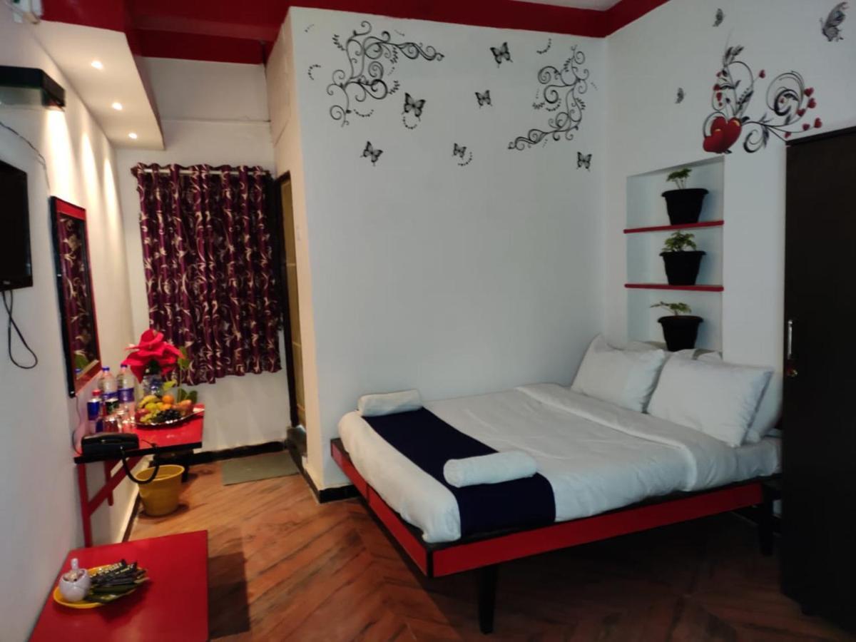 Hotel Adh Kf International