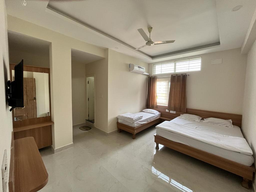 Seema Palace 1 Km From Railwaystaion 2*
