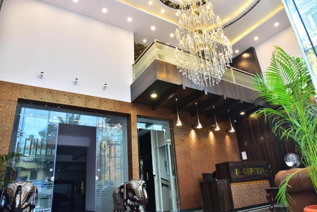 Sak Royal Residency 2 Kms From Palace