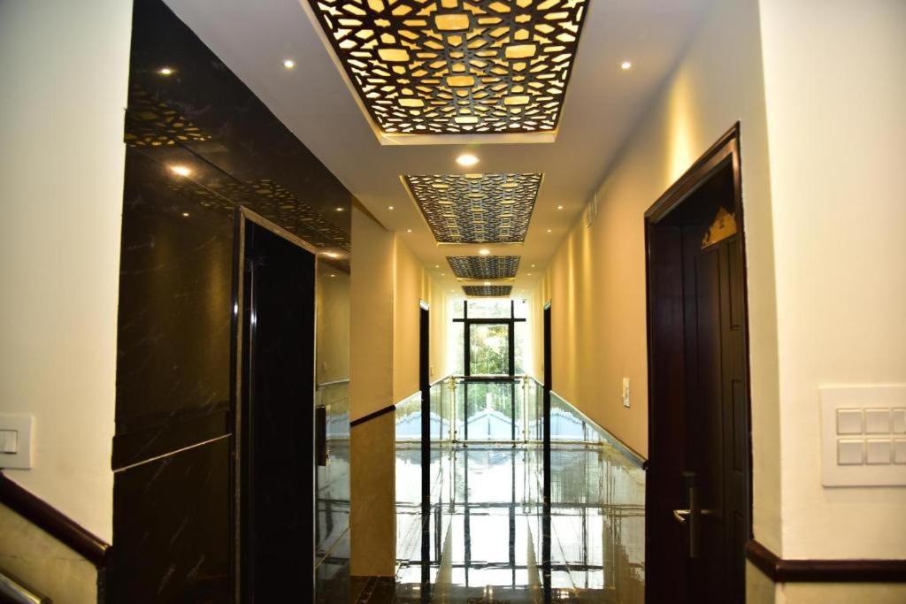 Sak Royal Residency 2 Kms From Palace Hotel 3*