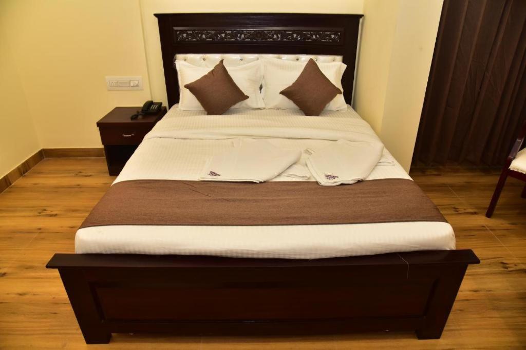 Hotel Sak Royal Residency 2 Kms From Palace Mysore