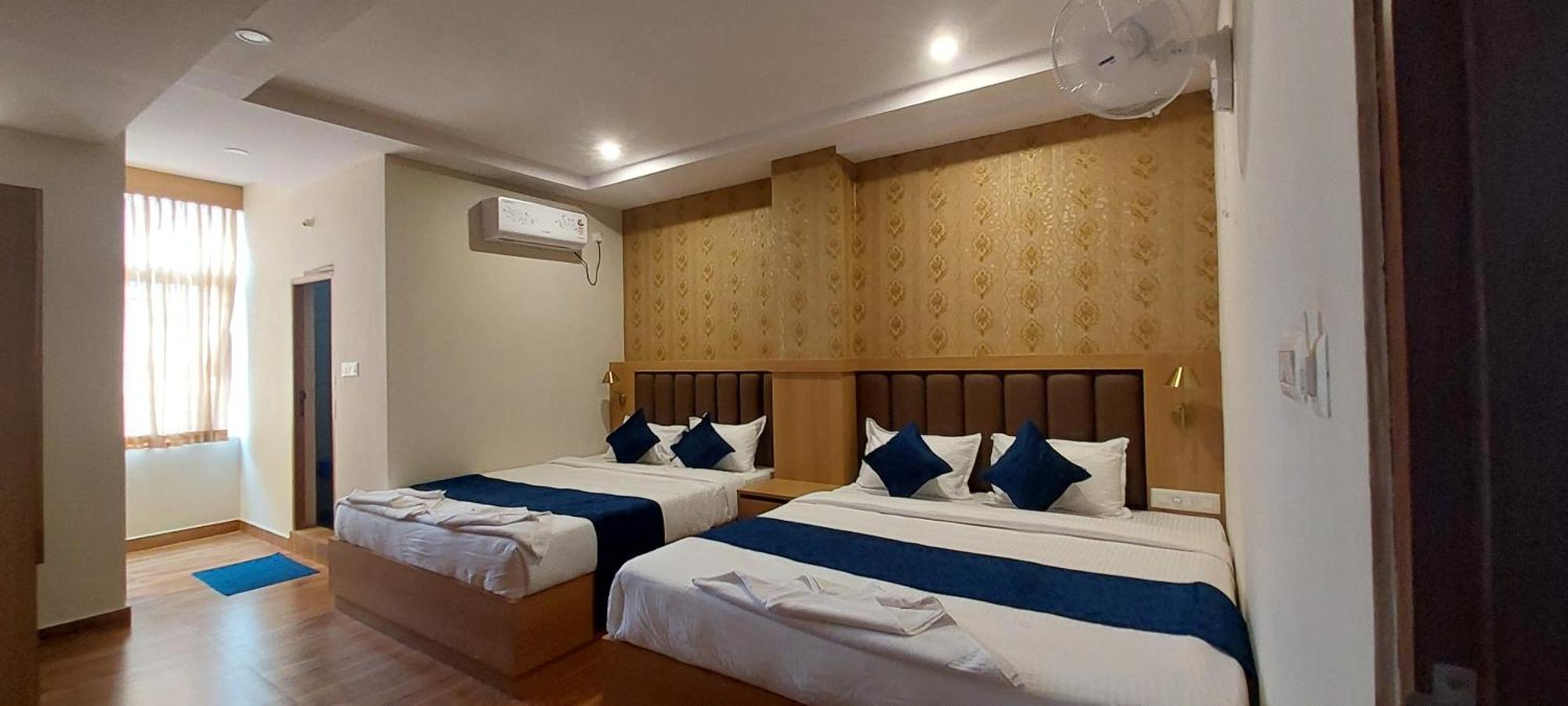 Sky Hotel 2*