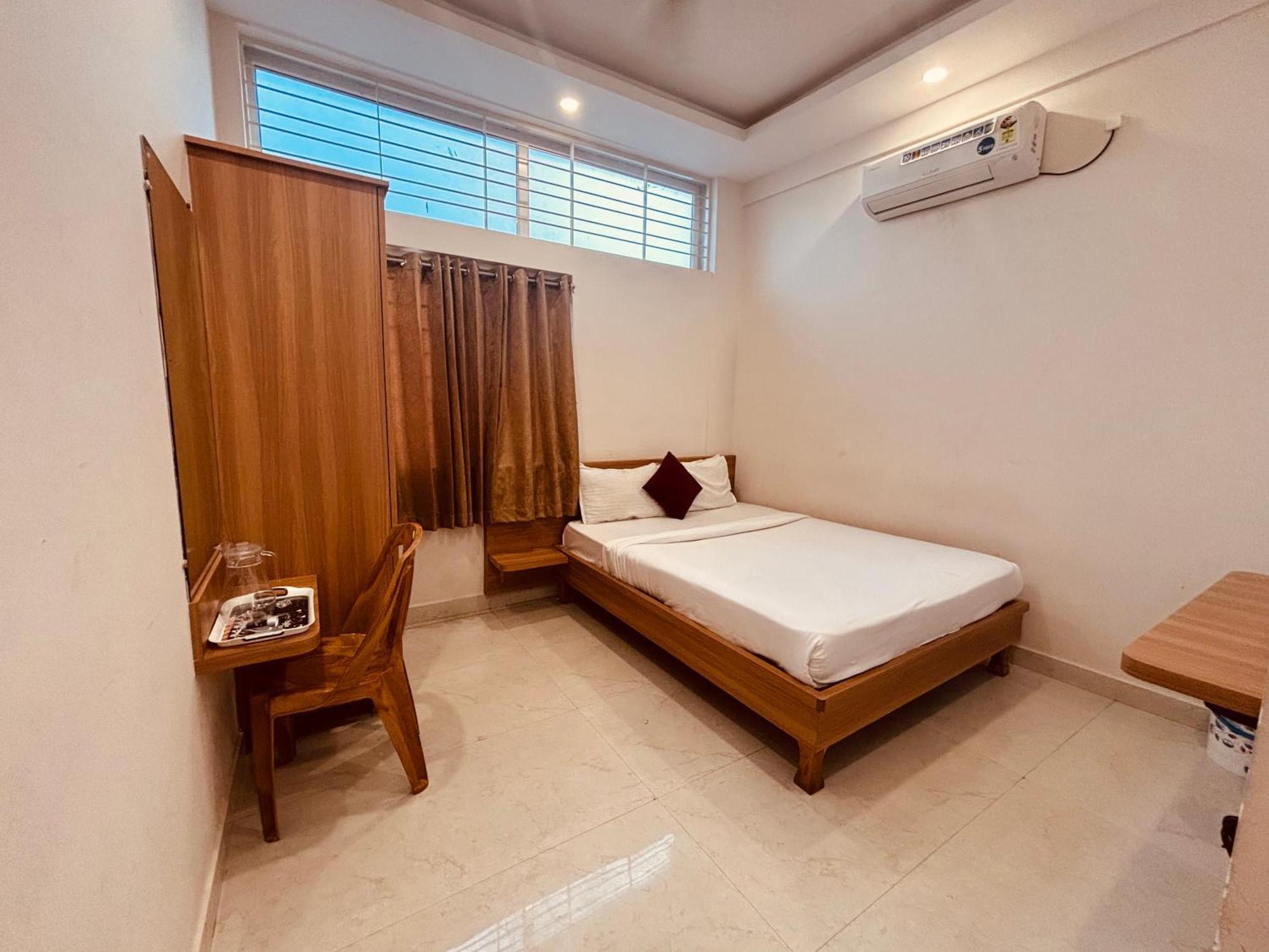 Seema Palace 1 Km From Railwaystaion Mysore