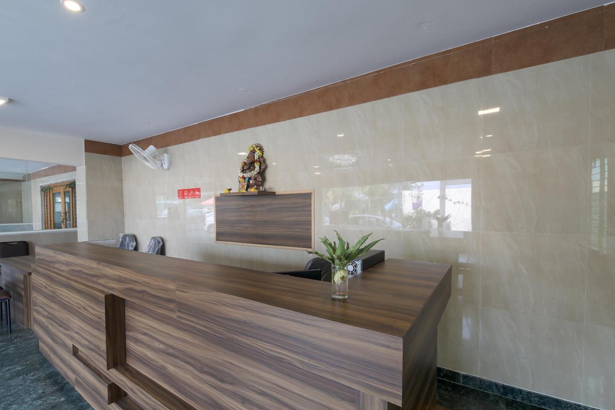 Hotel Townhouse J K Golden Embassy