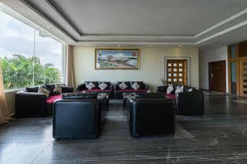 Hotel Treebo Three Leaves 3*