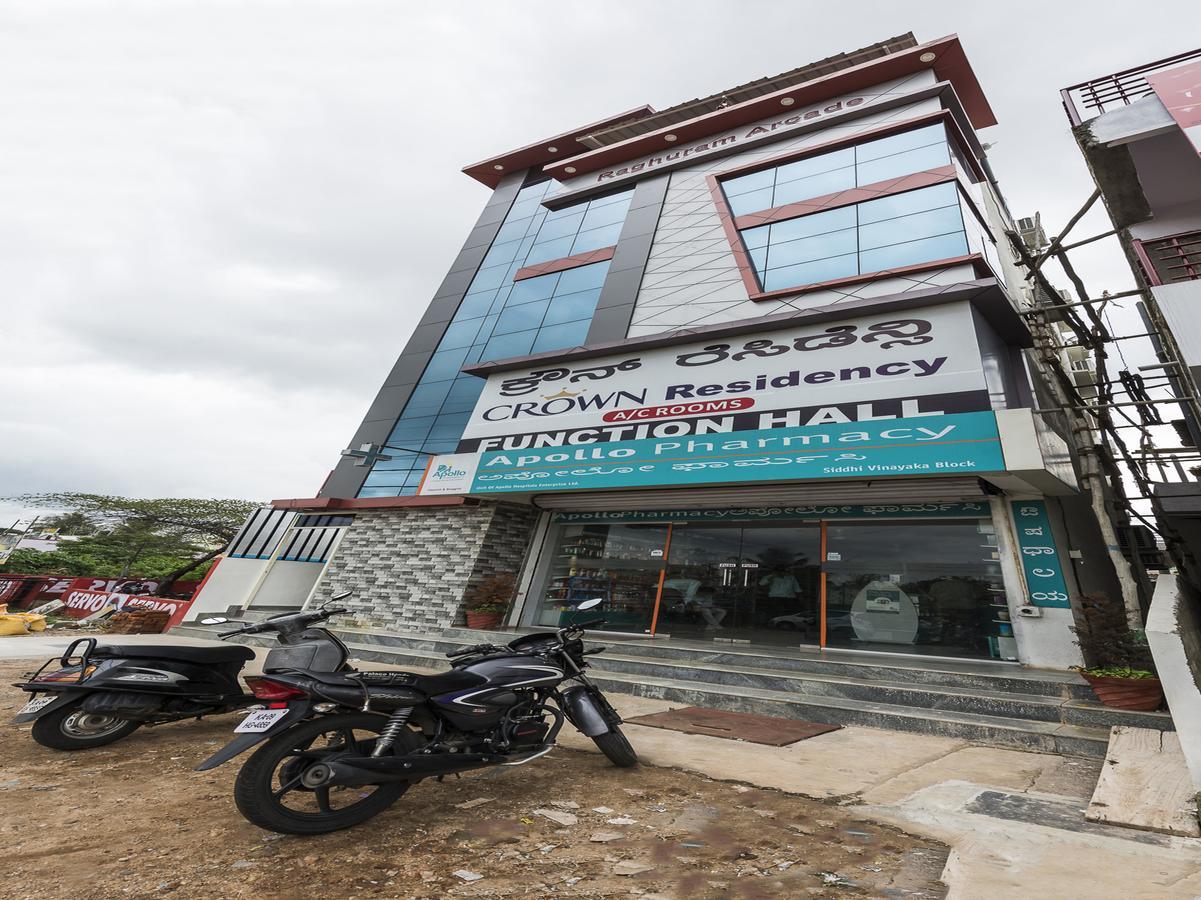 Oyo 9544 Crown Residency Hotel 3*
