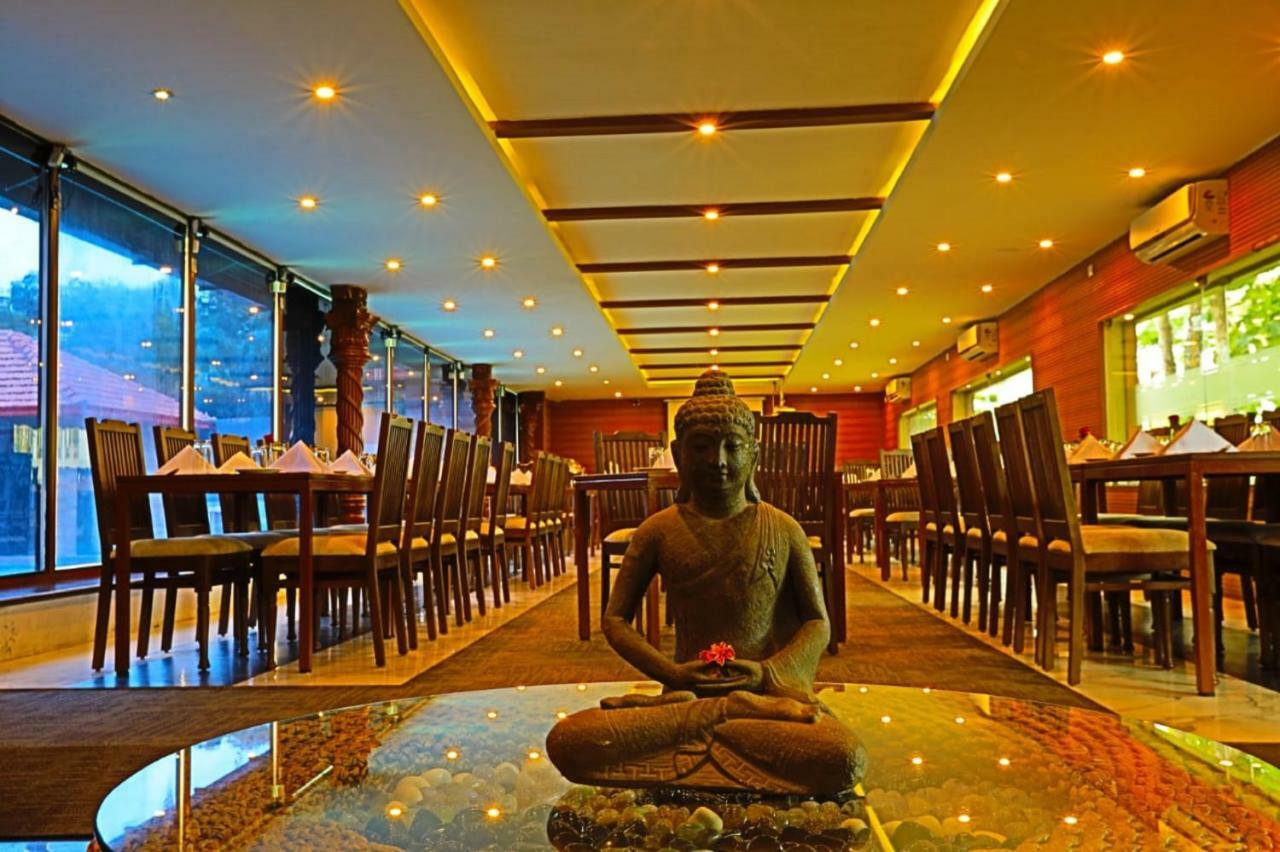 Resort Jal Mahal And 4*