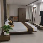 Happy Vibes 3 Bhk Service Apartment