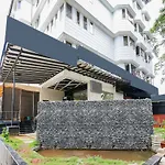 Capital O 18430 The Dawn Hotel