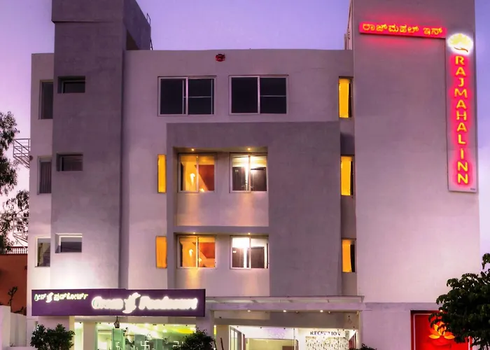Rajmahal Inn