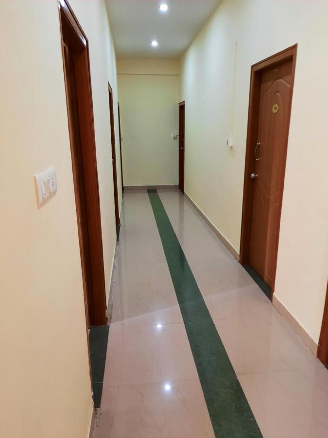 Lodge Royal Suvarna Comforts *