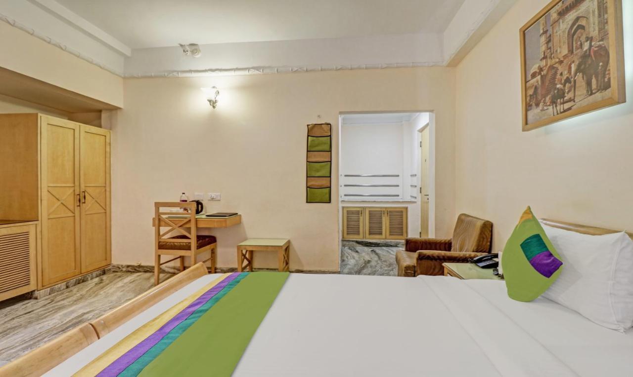 Treebo Komfort Suites, 3 Km From Palace 3*