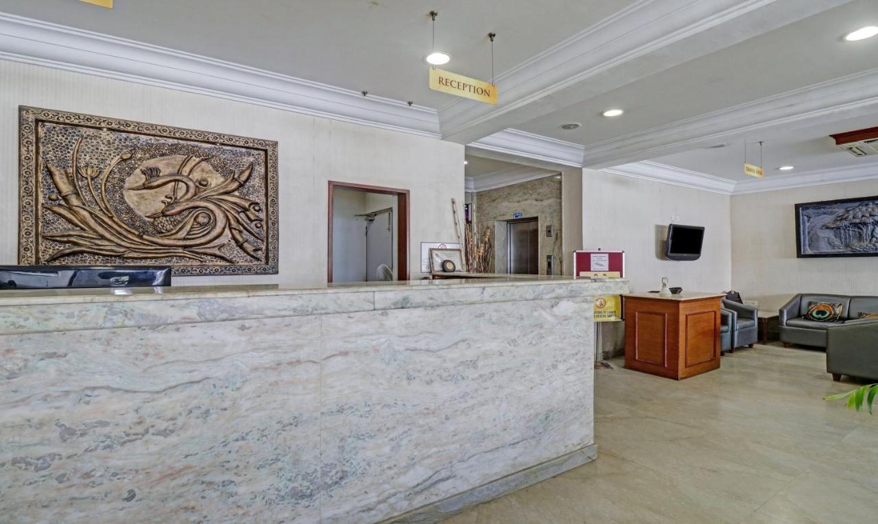 Hotel Treebo Komfort Suites, 3 Km From Palace 3*