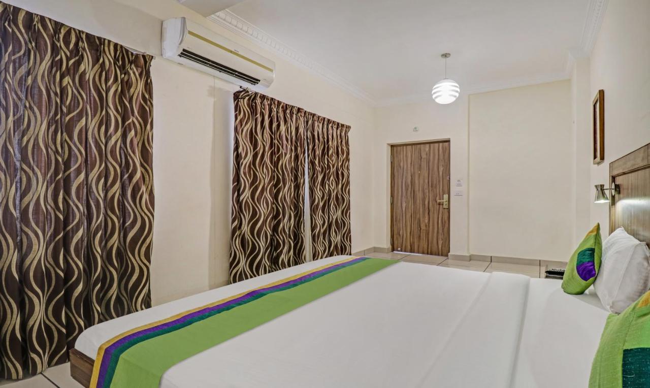 Treebo Komfort Suites, 3 Km From Palace Hotel