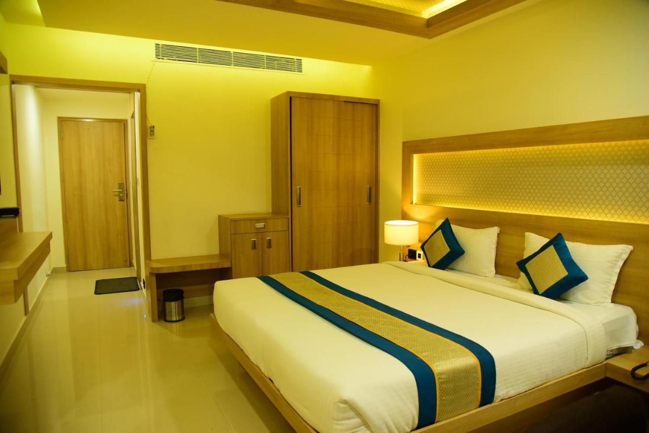 Q ! Star Hotel Mysore