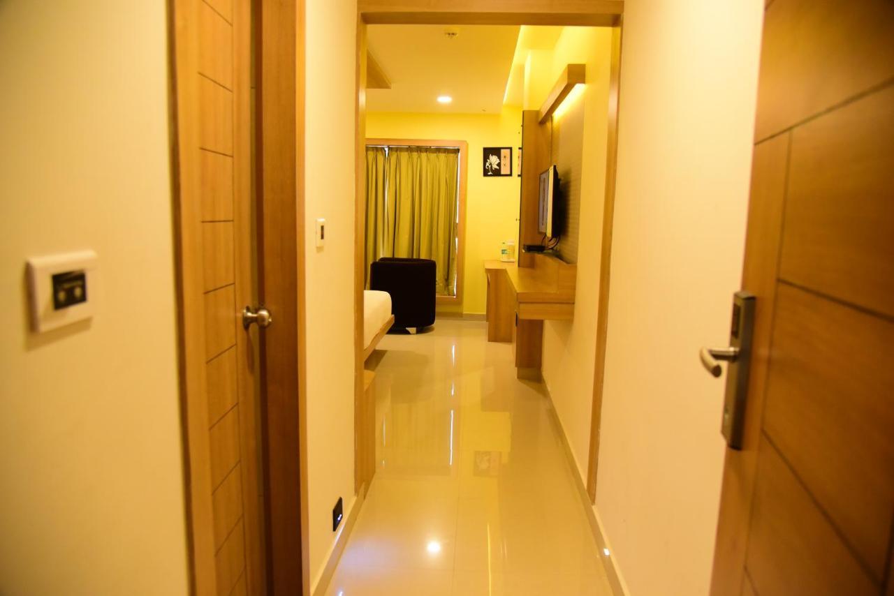 Q ! Star Hotel