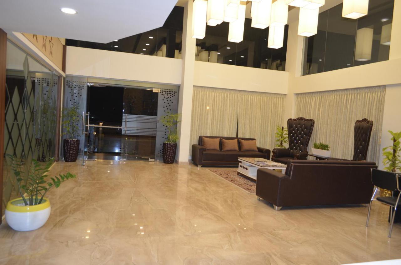 Q ! Star Hotel Mysore