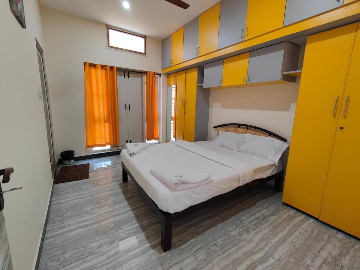 Apartment Yellow House Mysore