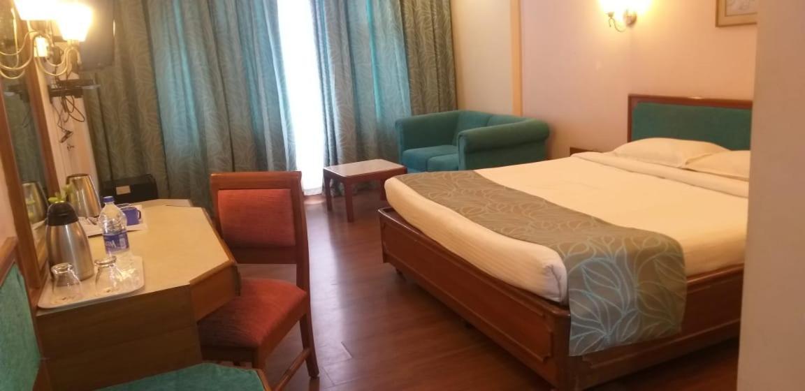 Hotel Maya's Kings Kourt 3*