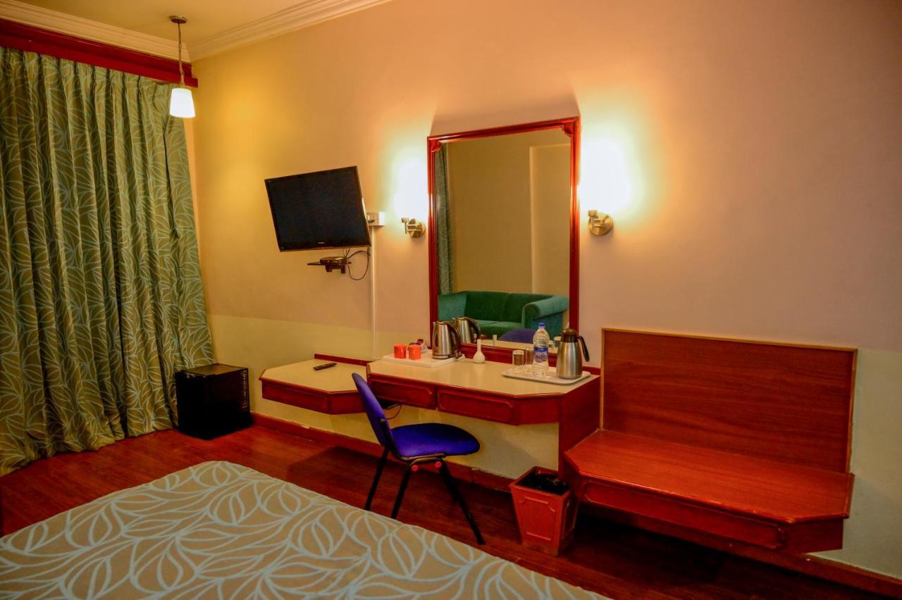Maya's Kings Kourt Hotel 3*