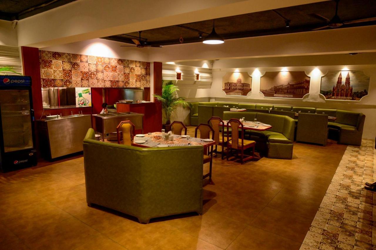 Hotel Maya's Kings Kourt 3*