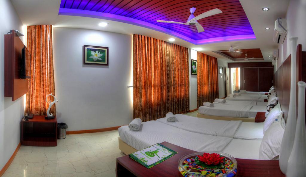 Hotel Rajmahal