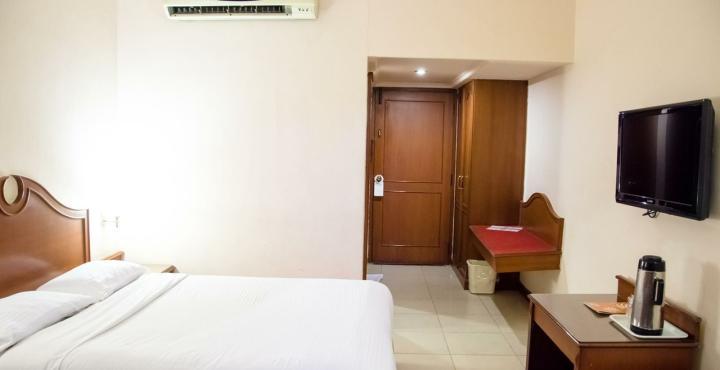 Hotel President *