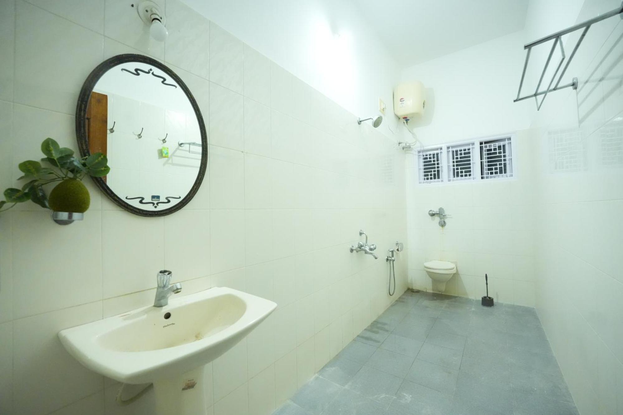 Palace By Borrbo Hostel *