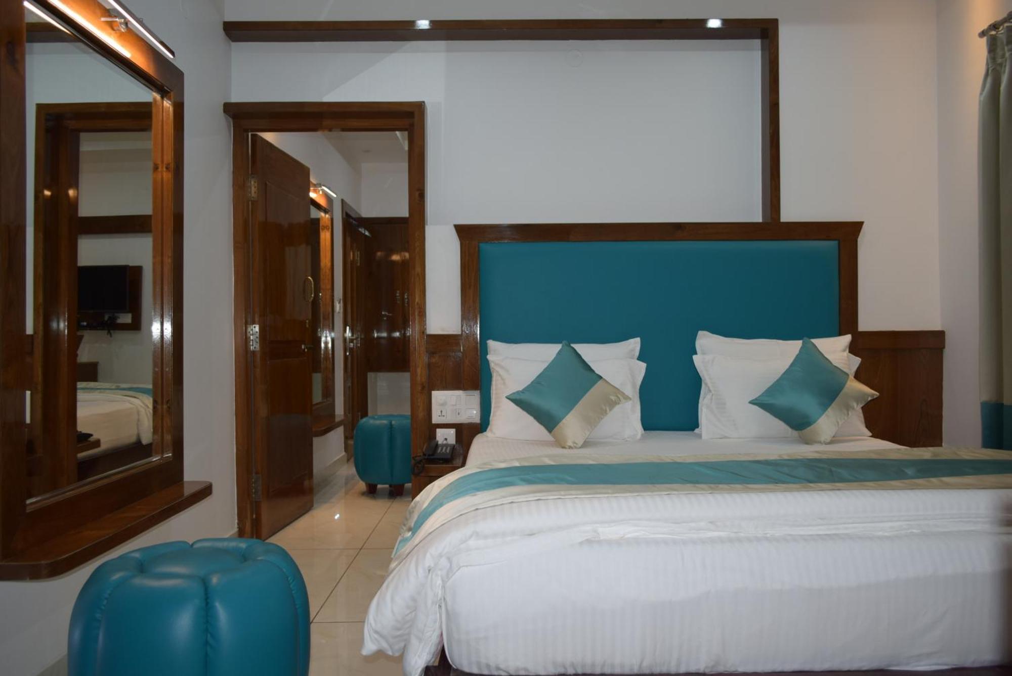 Lok Sagar Hotel