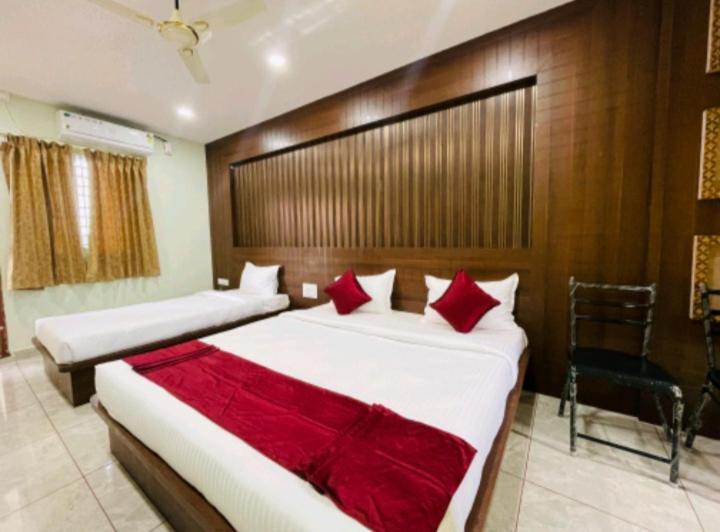 Yashaswiny Recidency Hotel