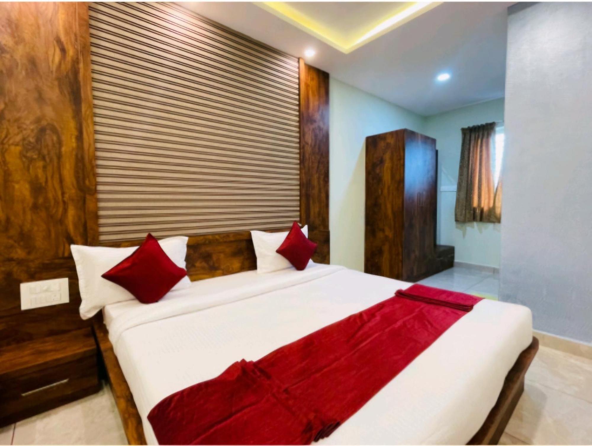 Yashaswiny Recidency 3*