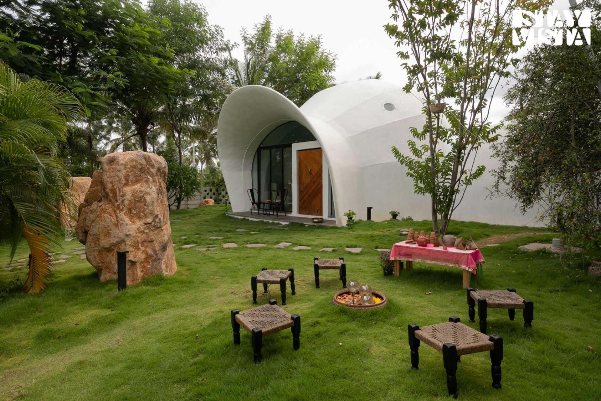 Villa Stayvista At Shwaas With Private Pool *