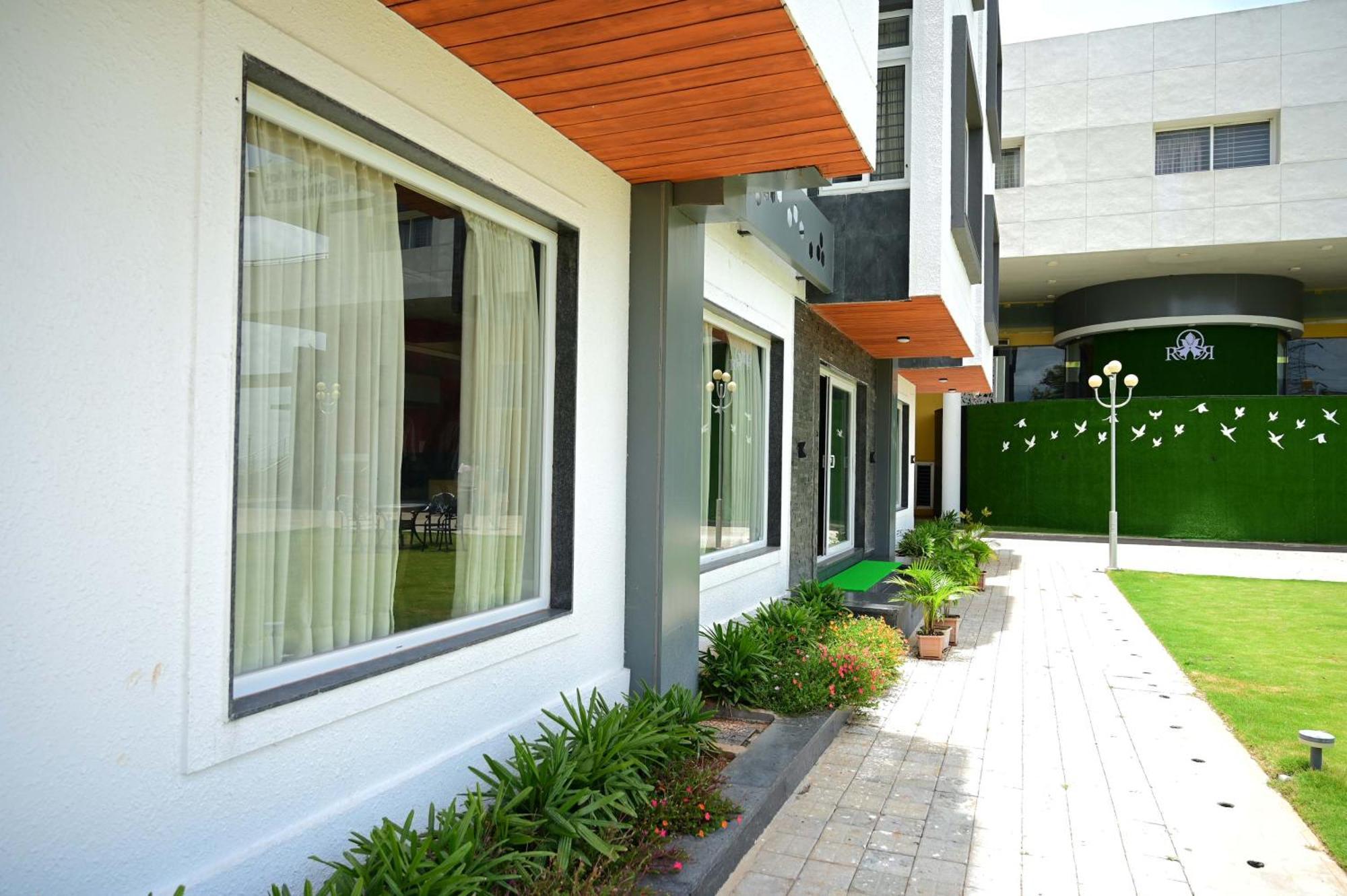 R R Residency Hotel