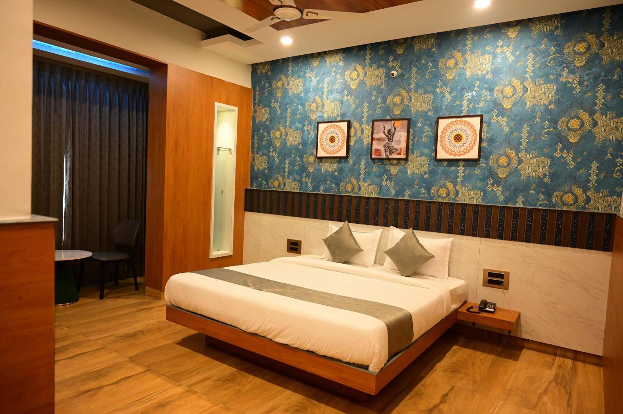Hotel R R Residency