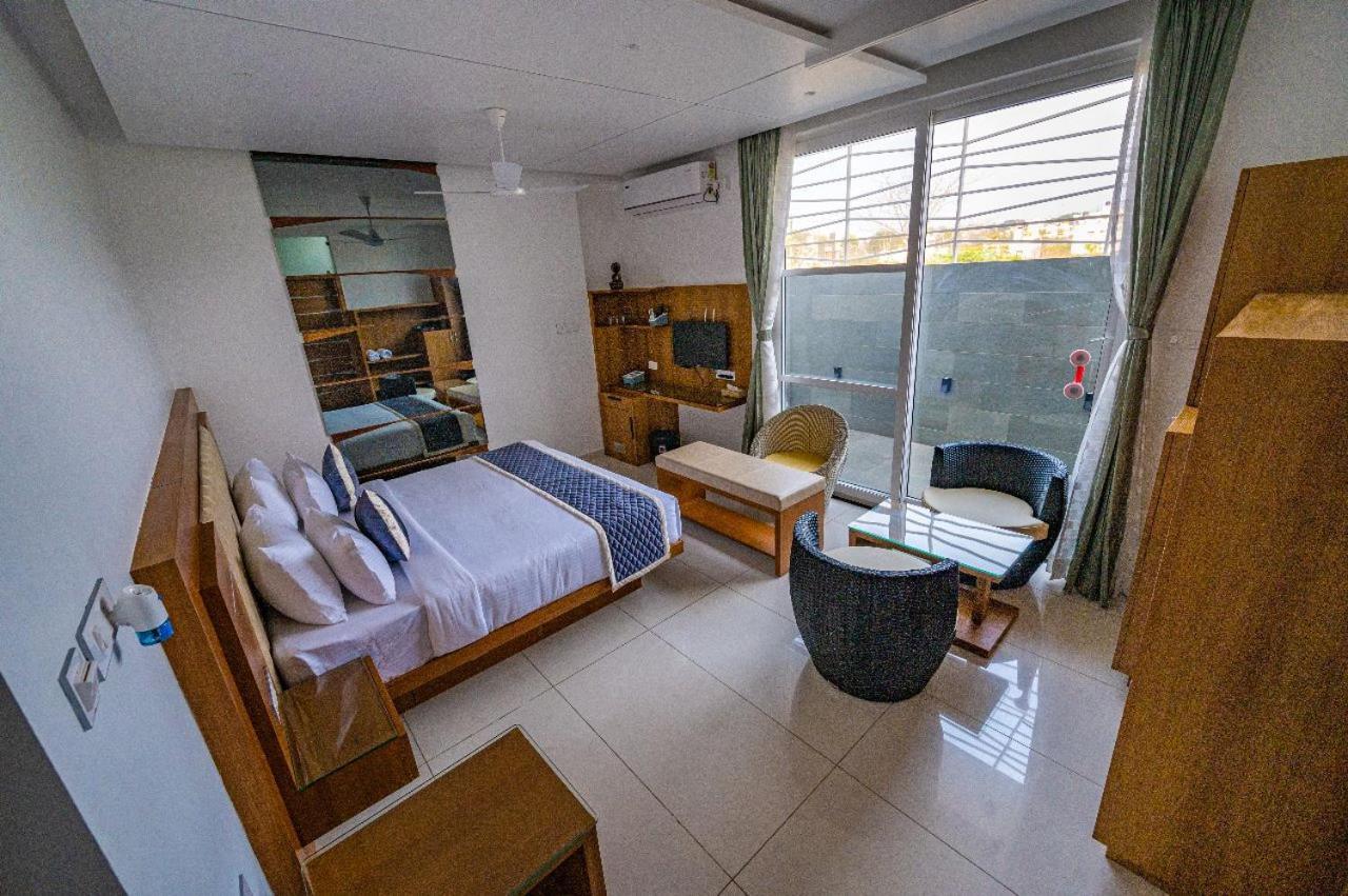 S R Pool Resort