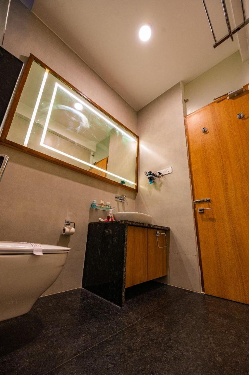 Lodge S R Luxury *