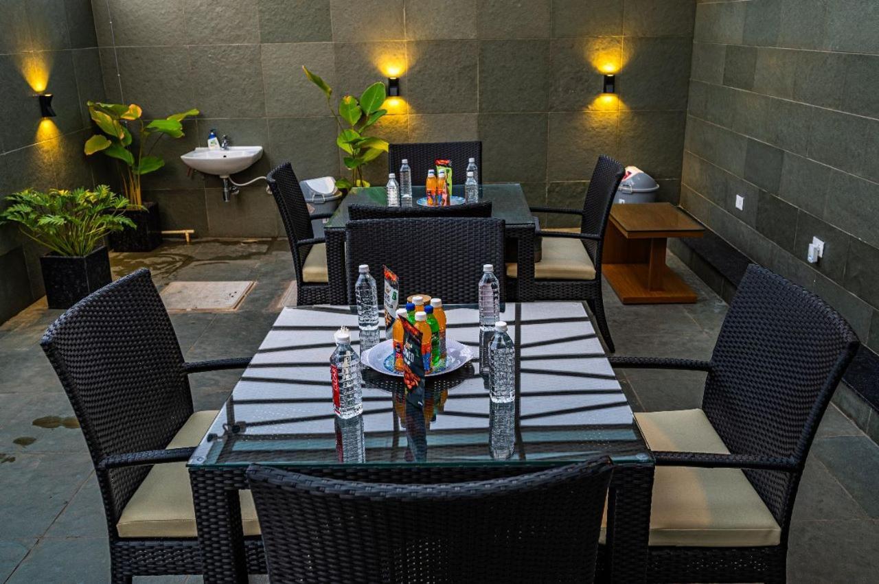 S R Luxury Lodge *