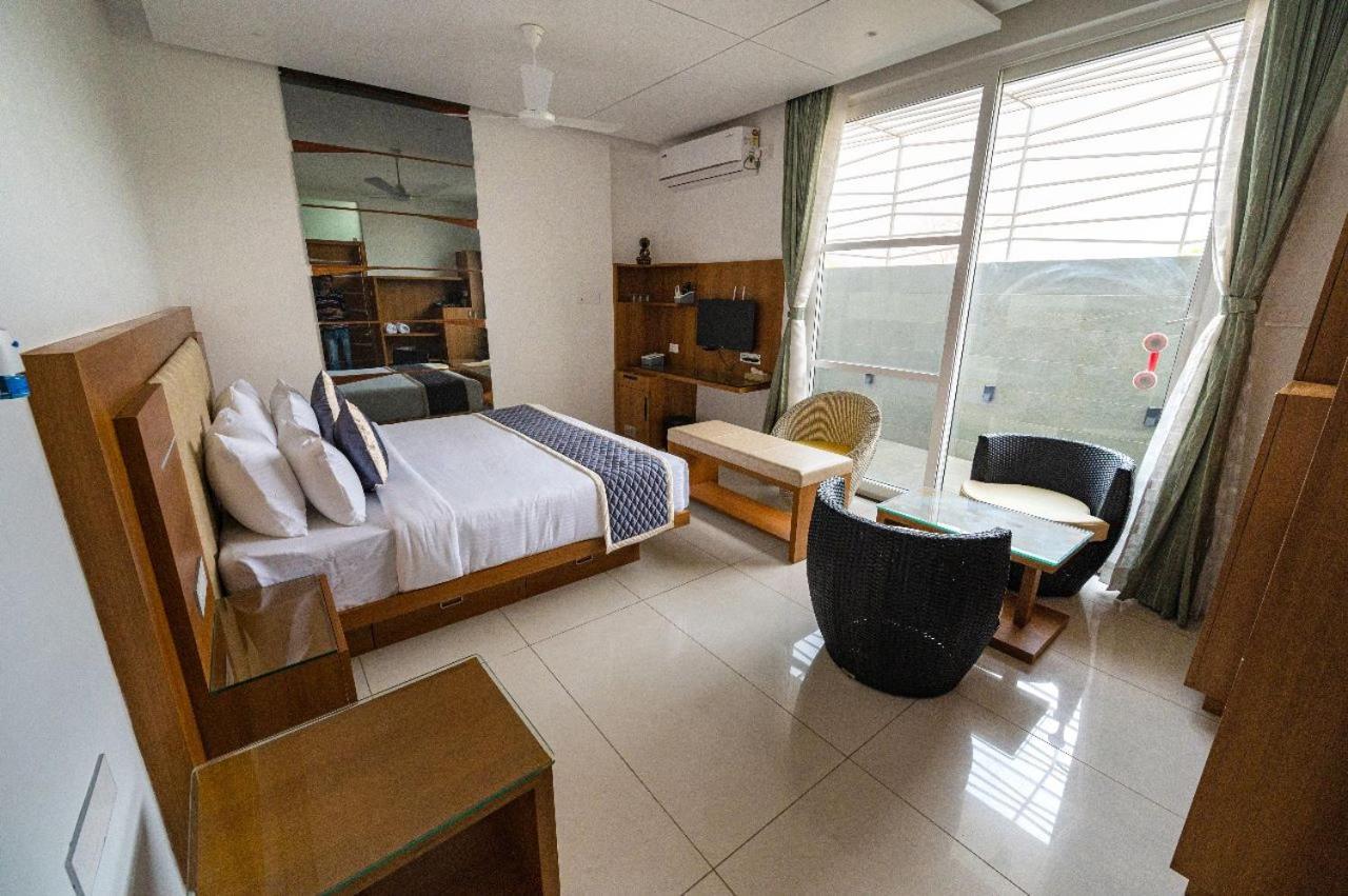 Lodge S R Luxury