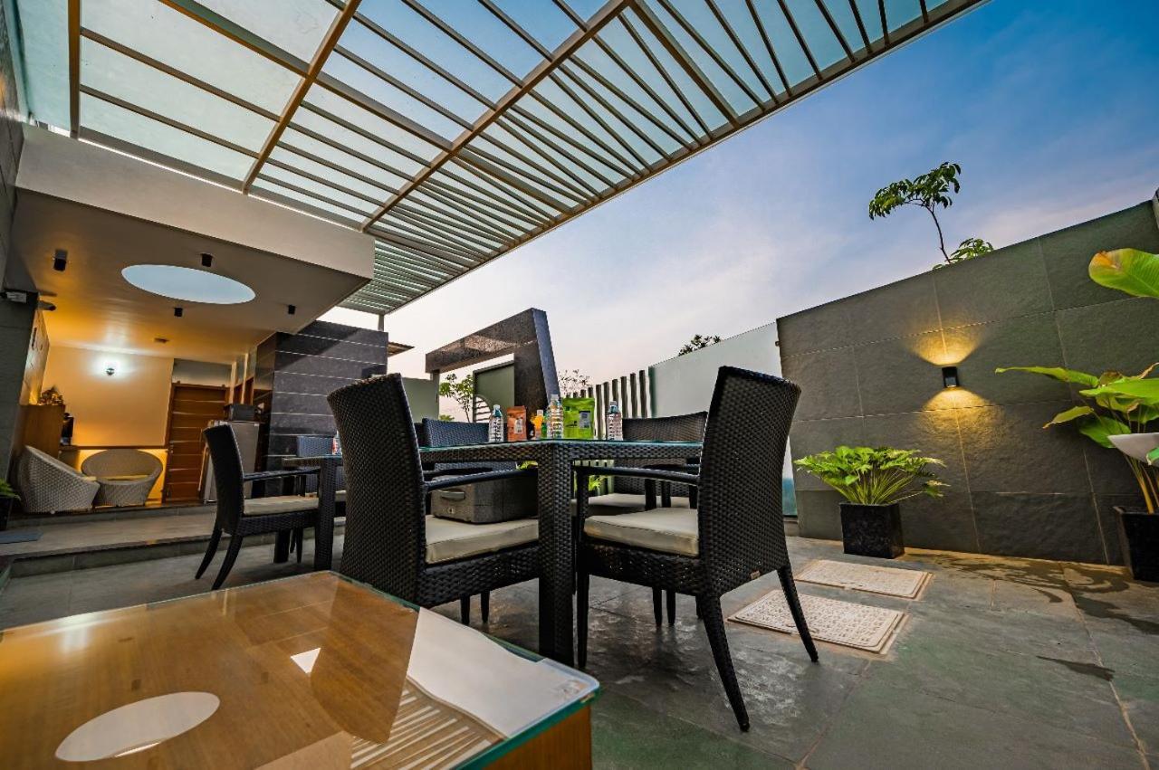 Lodge S R Luxury *