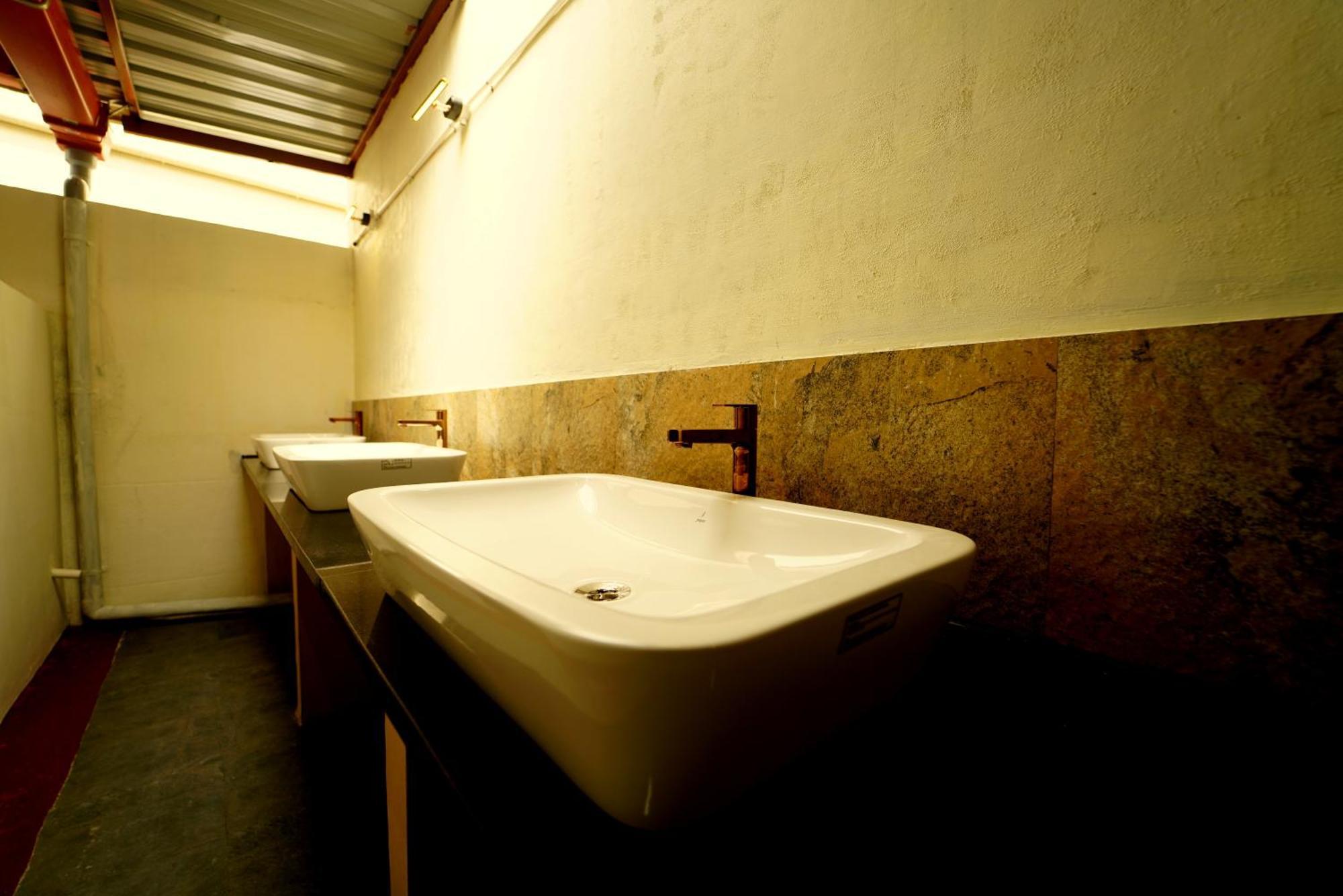 Leo Vishroam Hostel