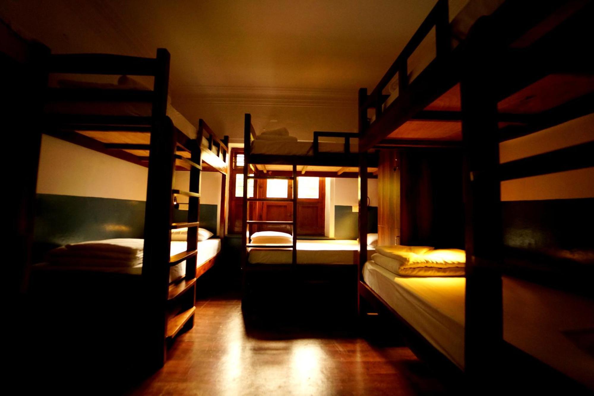 Hostel Leo Vishroam