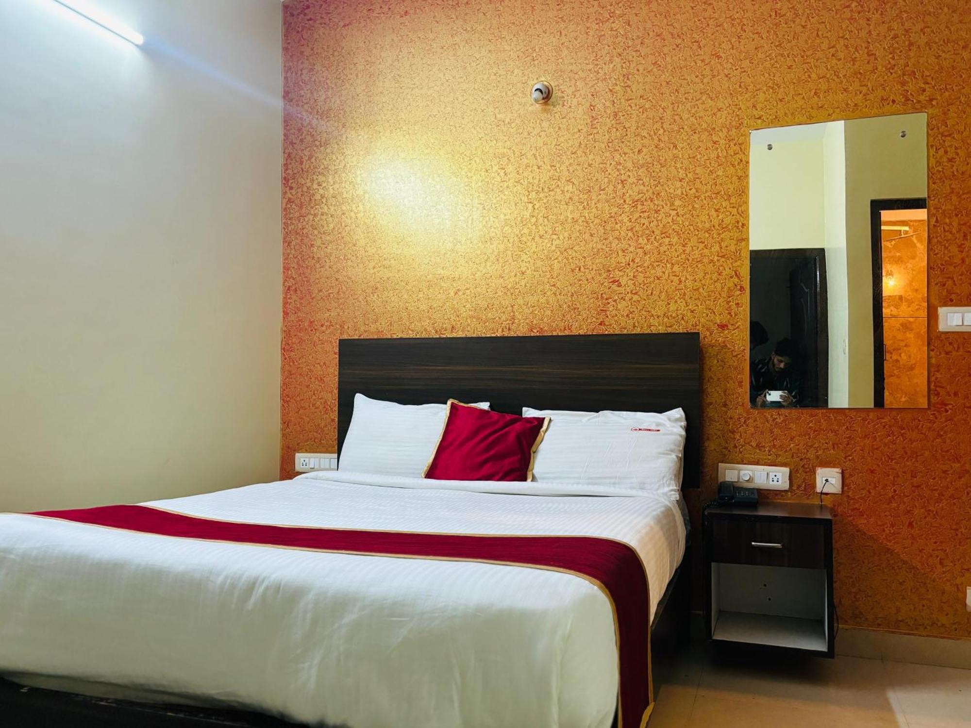 Hotel Avini 3*