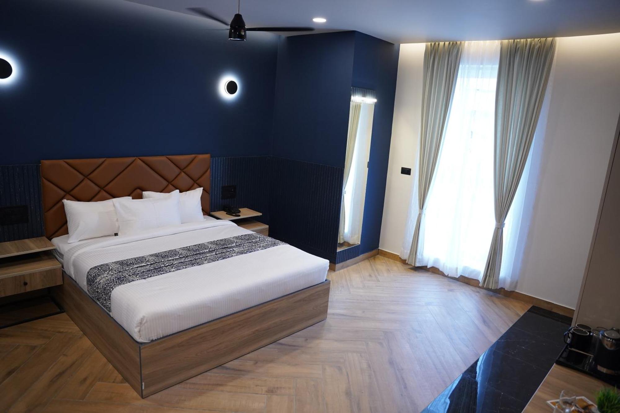 Hotel The Continental & Mysore