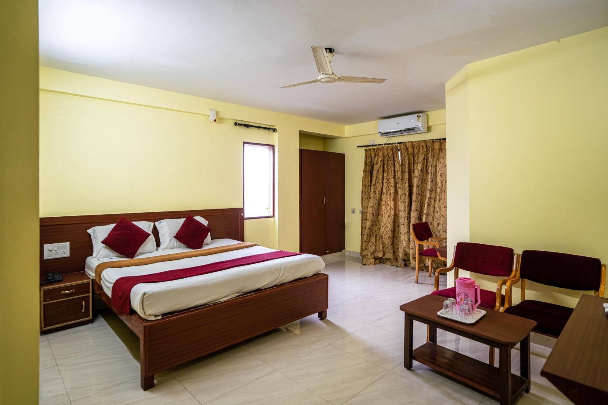 Hotel Vyshak Residency