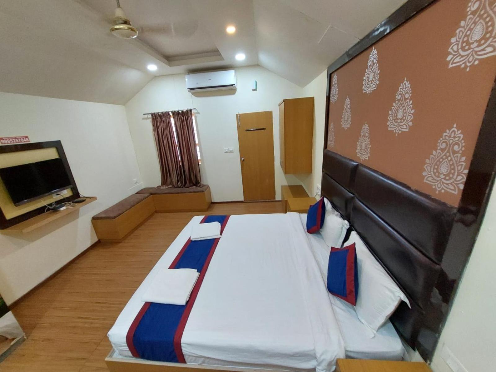 Yogi Golden Hotel Mysore
