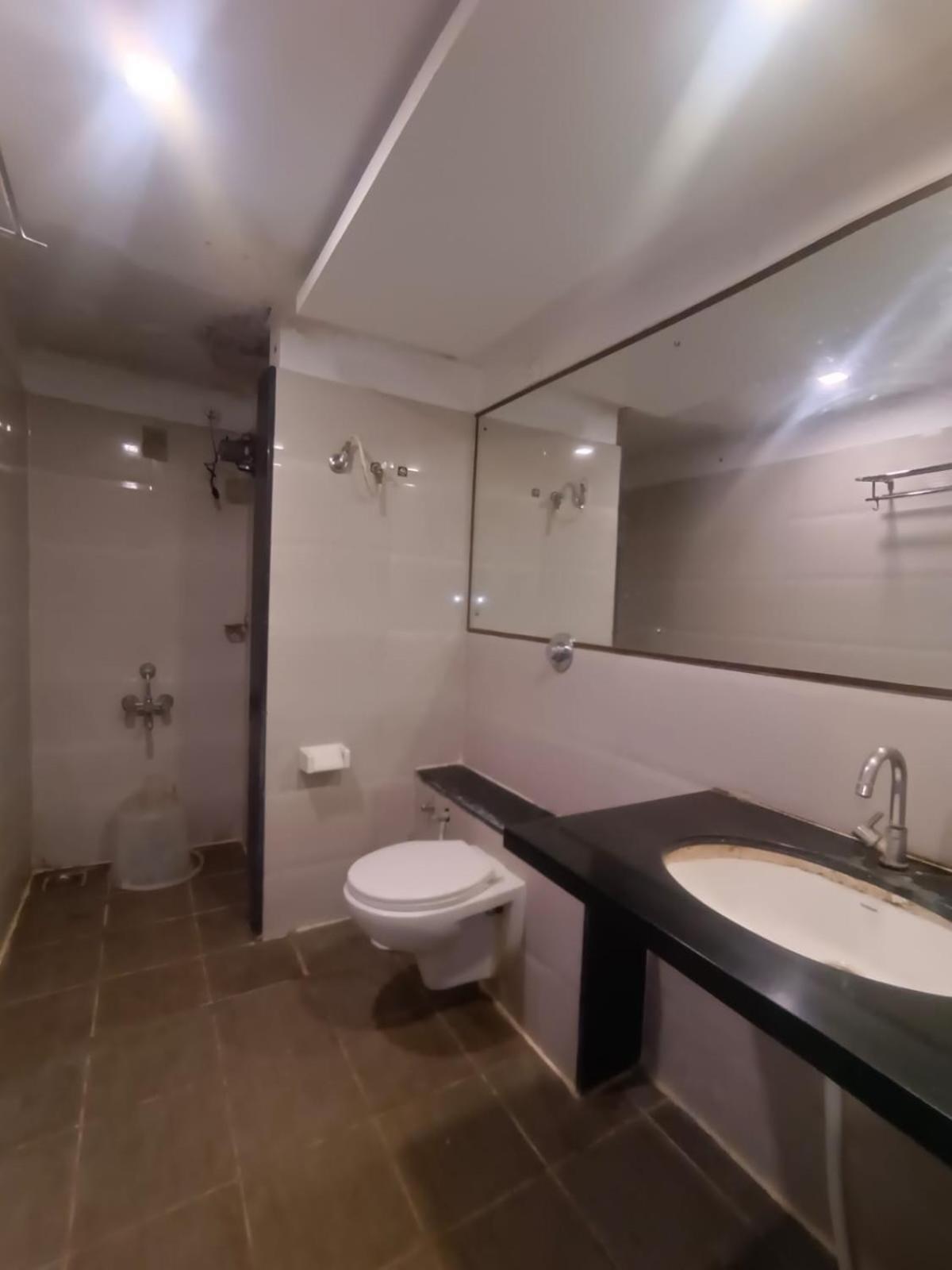 Lodge Center Residency
